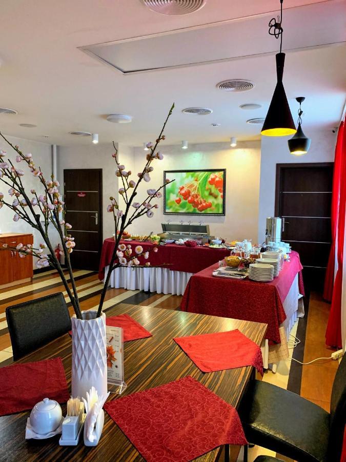 Hotel Kalyna Charkiv Esterno foto