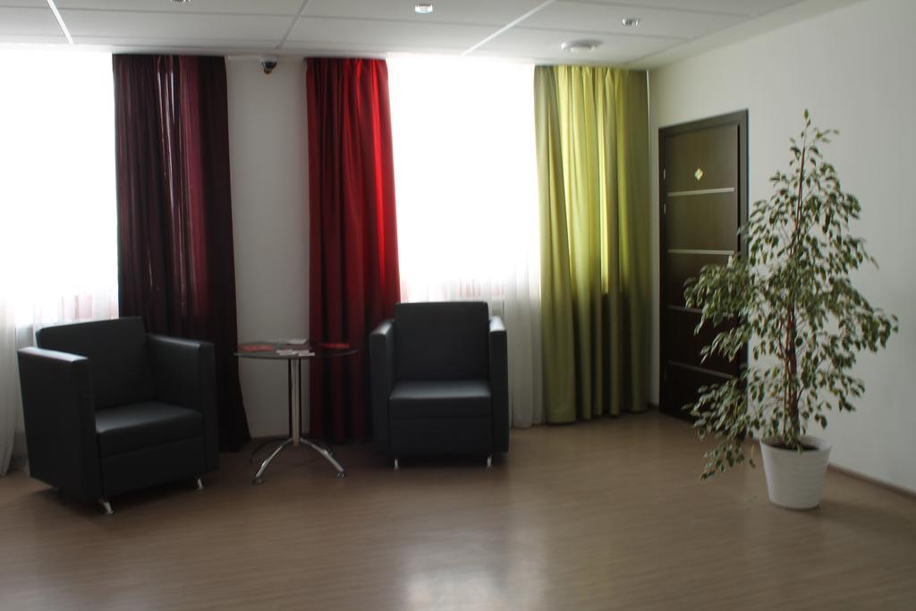 Hotel Kalyna Charkiv Esterno foto