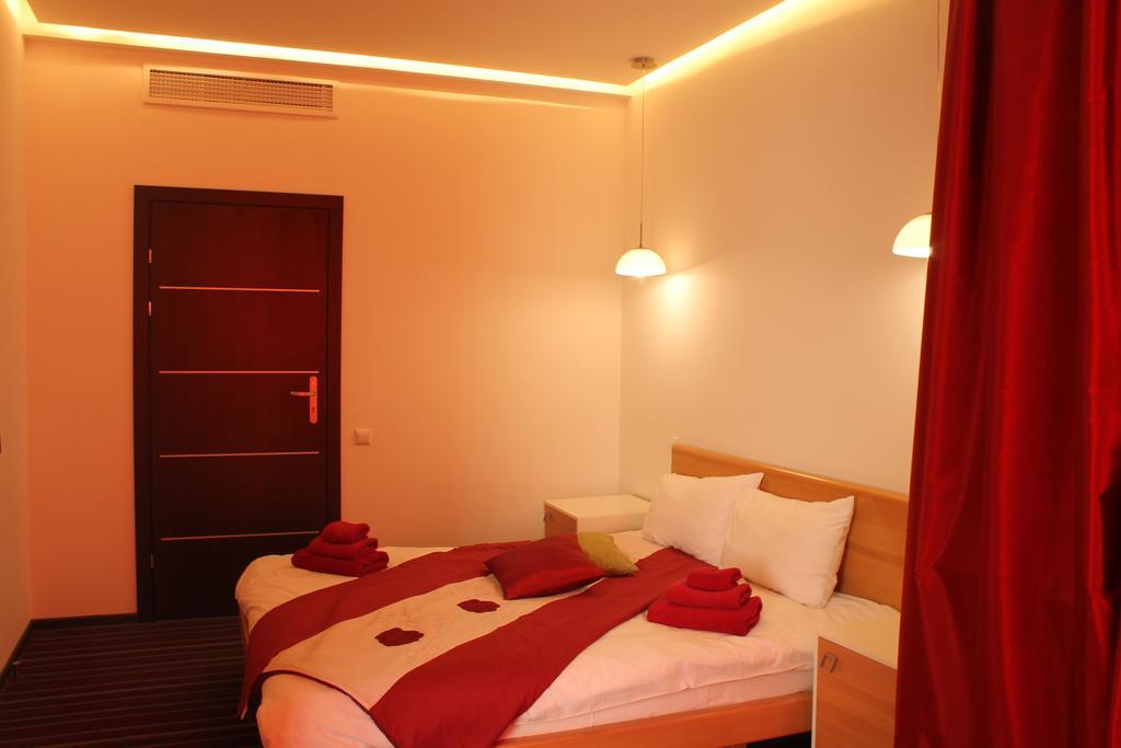 Hotel Kalyna Charkiv Esterno foto